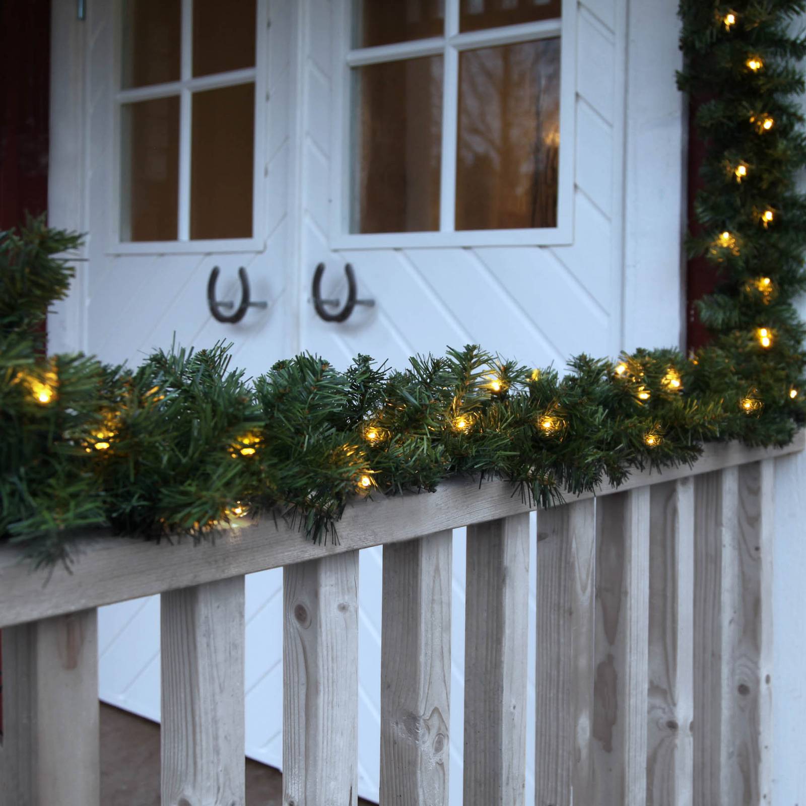 STAR TRADING LED-Tannengirlande mit 60 LED-Lichtern 5m LED-TANNENGIRLANDE, grün, Kunststoff