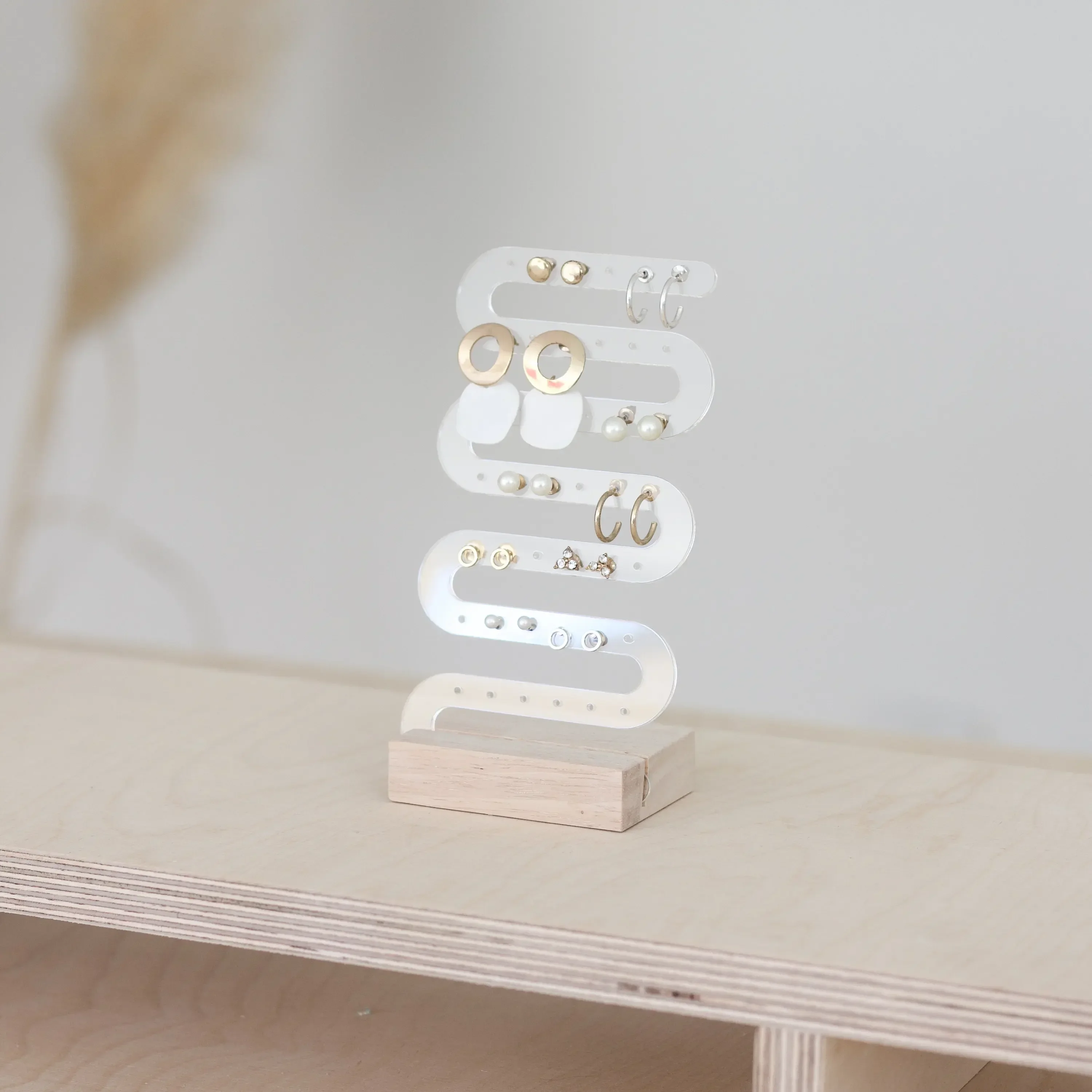 Ohrstecker-Display RIVER, Holz und Acryl, Ohrring-Display, Schmuck-Display aus Holz, Piercing-Display Image