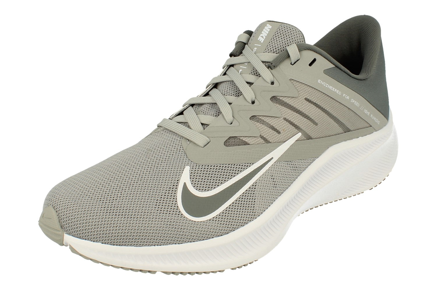 Nike Quest 3 Herren Grau Turnschuhe EU 42 / UK 8
