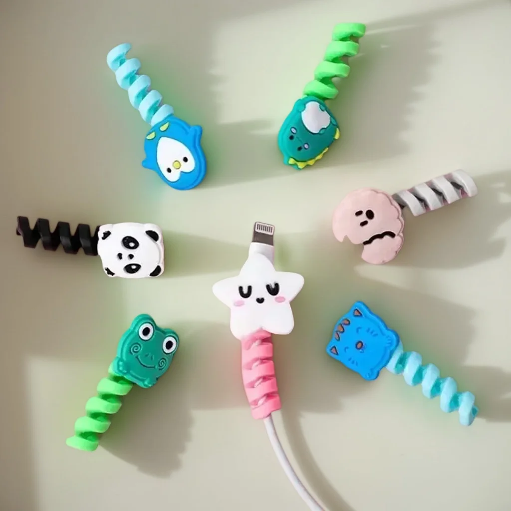 4PCS Cute Bite Cartoon Tier Kabelschutz Ladegerät Kabel Draht Abdeckung Organizer Set Image