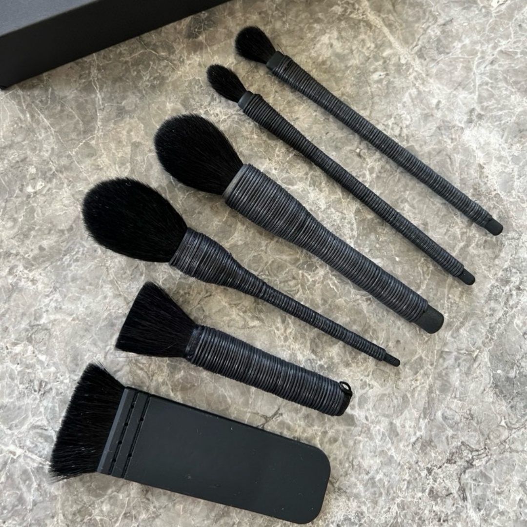 6 Piece Professional Beauty Handmade Wool Brush, High Grade Portable Loose Powder Brush Set, Contour Stippling Eyeshadow 6 Piece Professional Beauty Handmade Wool Brush, High Grade Portable Loose Powder Brush Set, Contour Stippling Eyeshadow