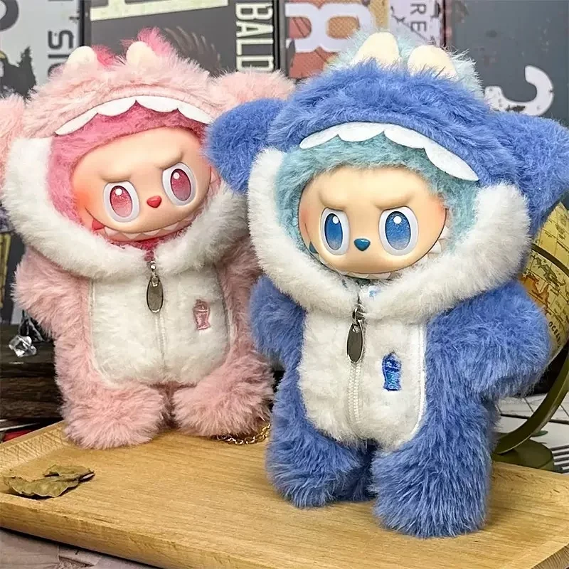 Mini-Plüschpuppen-Kleidungszubehör für 15–17 Labubu-Anhänger, Puppenkleidung, blaue und rosa Hai-Onesies (keine Puppe) Image