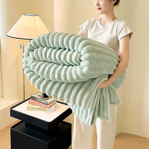 Einfarbige Luxus-Kaninchenfelldecke, dicke, warme Samtdecke aus Milchsamt für Sofa, Bett, Büro, Nickerchen, weiche, kuschelige Plüschdecke für alle Jahreszeiten. Image