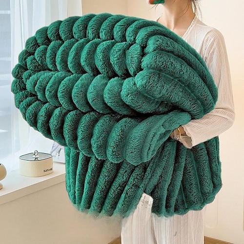 Einfarbige Luxus-Kaninchenfelldecke, dicke, warme Samtdecke aus Milchsamt für Sofa, Bett, Büro, Nickerchen, weiche, kuschelige Plüschdecke für alle Jahreszeiten. Image