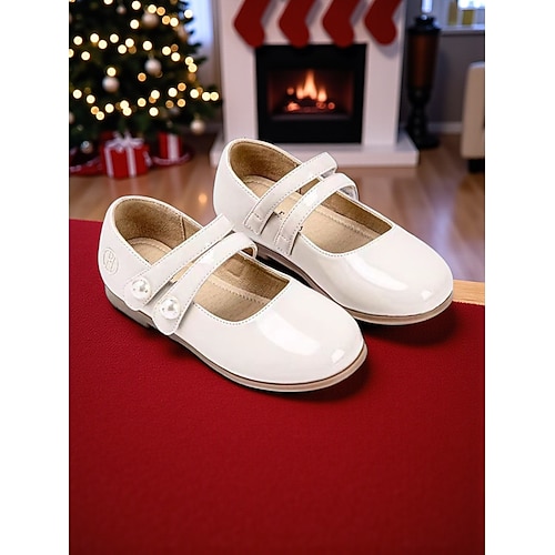 Rote Mary-Jane-Schuhe aus Lackleder für Kinder mit Doppelriemen – stilvoll und festlich für Weihnachtsoutfits und Weihnachtsfeiern Image