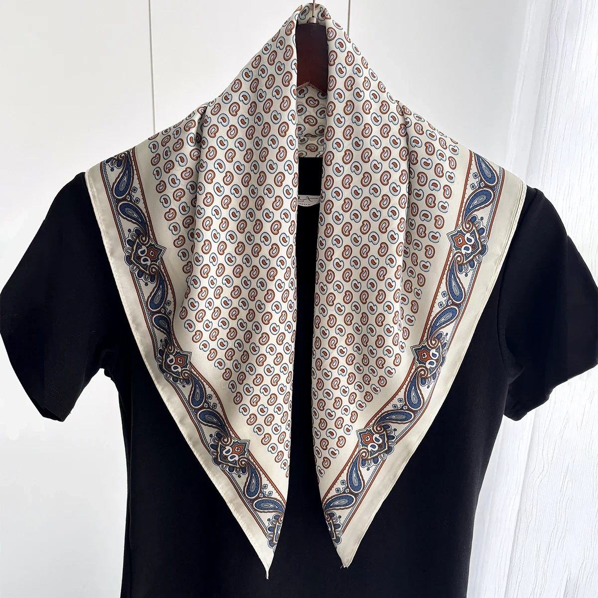 Luxus Floral Print Quadrat Schal Frauen Hijab Haar Bands Halstuch Weibliche Satin Schal Band Stirnband Mode Wraps Bandana Image