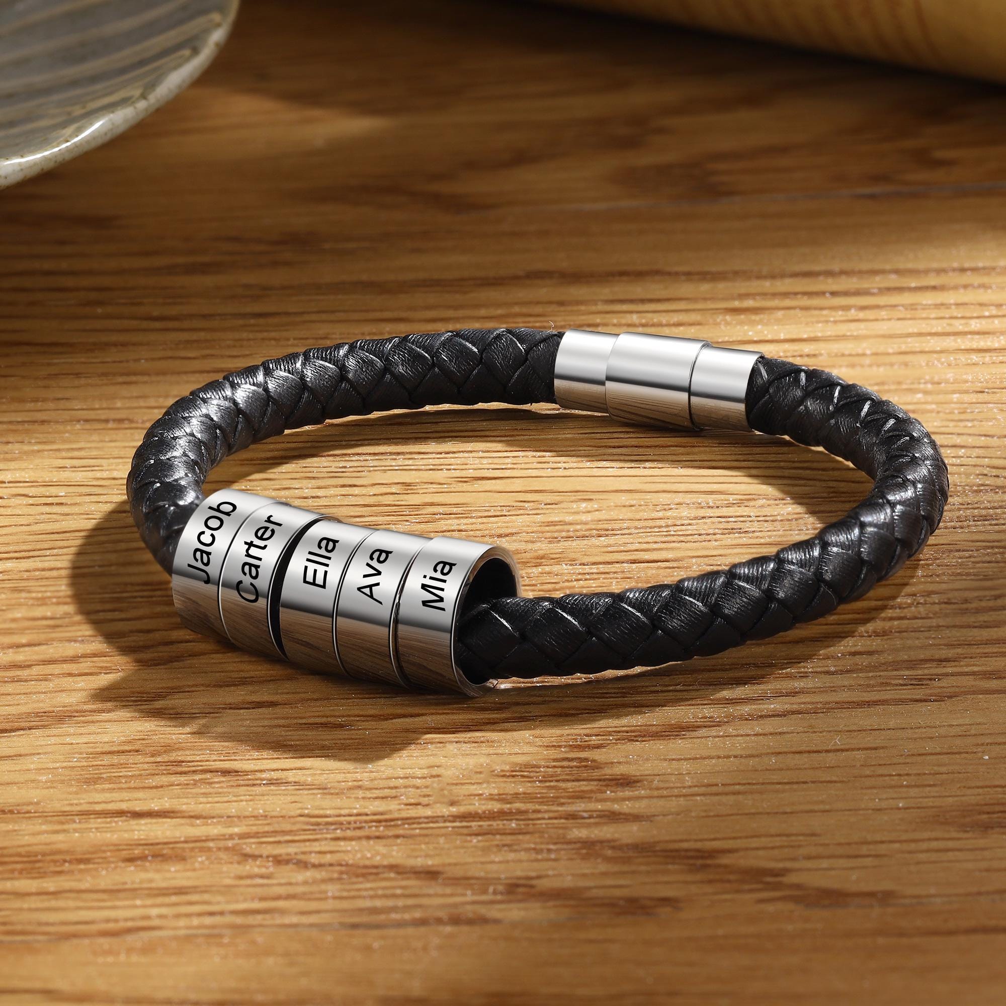 Bracciale in pelle personalizzato con nome e perline incise - Bracciale intrecciato nero personalizzato per uomo, gioielli in acciaio inossidabile con