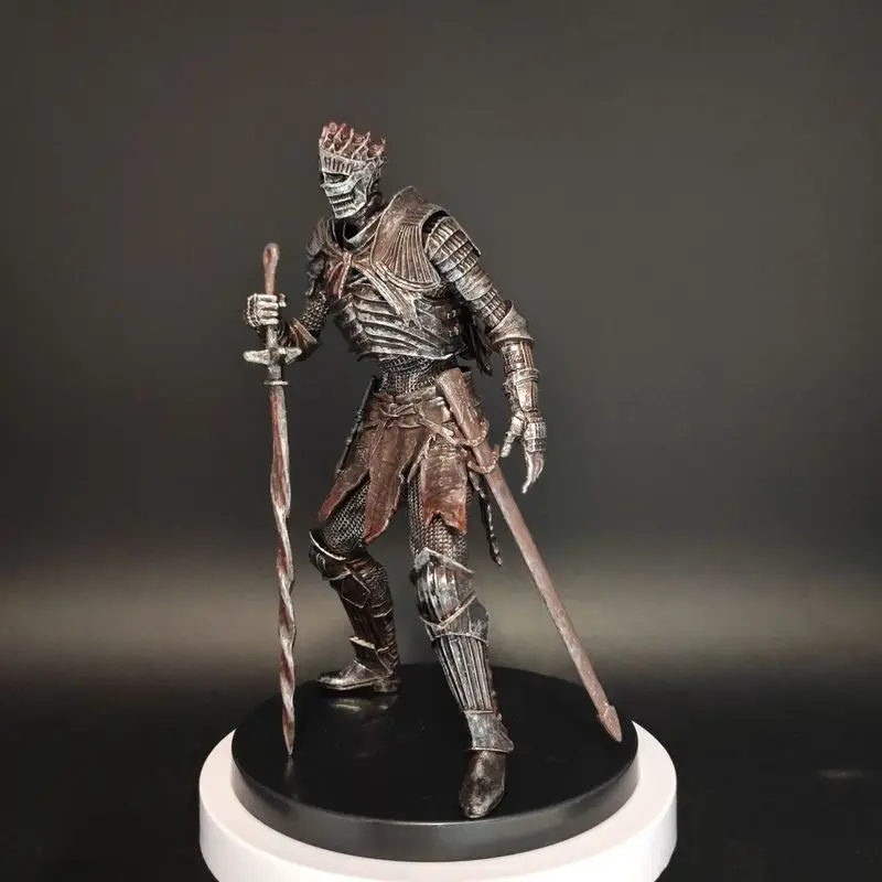 Heiße Spielfigur Dark Souls 3, Salary King Avatar Knight Undead Soldat Modell Desktop handgemachte Ornament Spielzeug Jungen Geschenk Image
