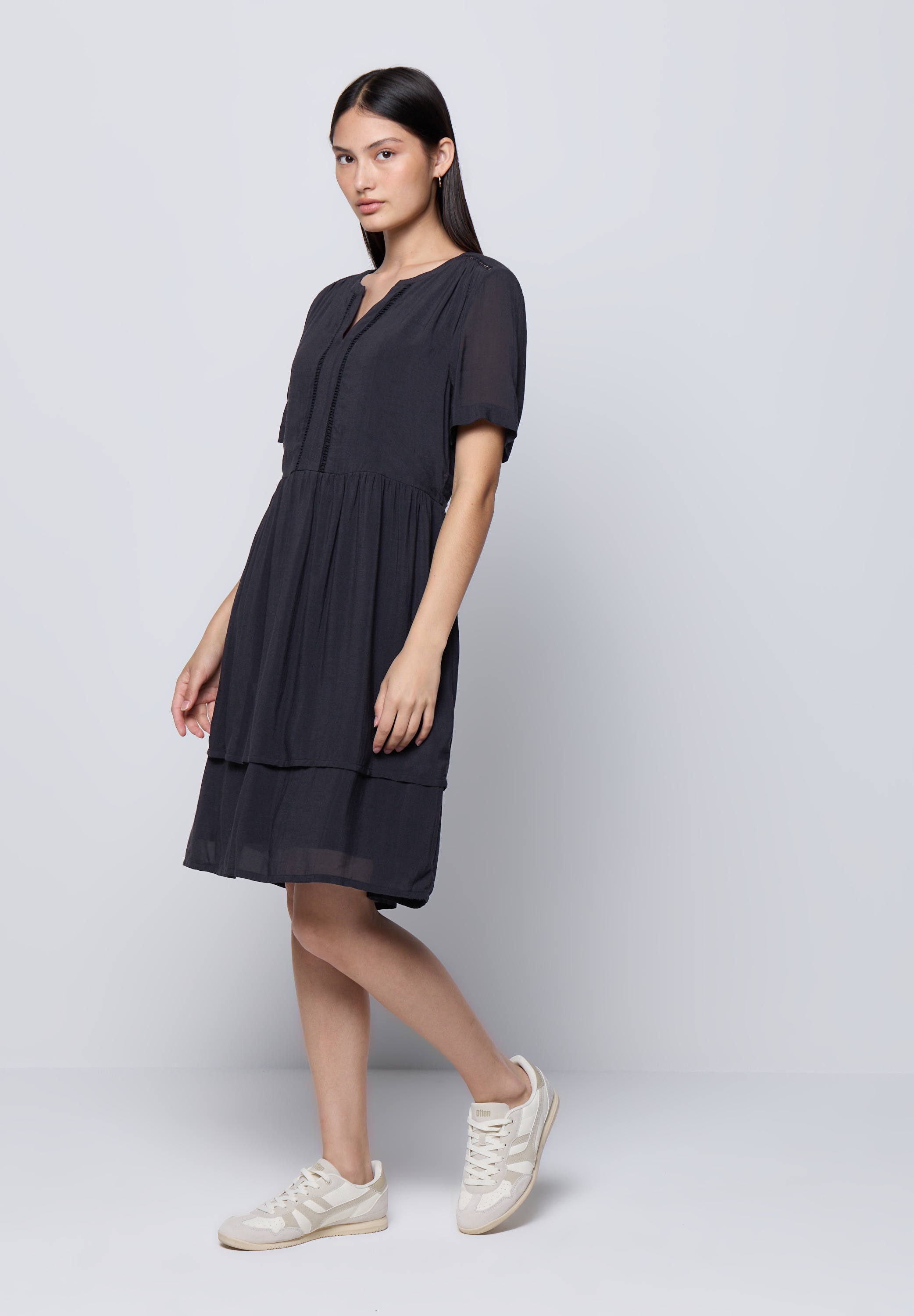 Tunikakleid STREET ONE STUDIO, Damen, Gr. 40, EURO-Größen, blau (schwarz void blau), Stoff, Obermaterial: 50% Modal, 50% Viskose; Unterkleid: 100% Modal, unifarben, regular fit knieumspielend, Rundhals, abgesteppt, Kleider, mit Volant