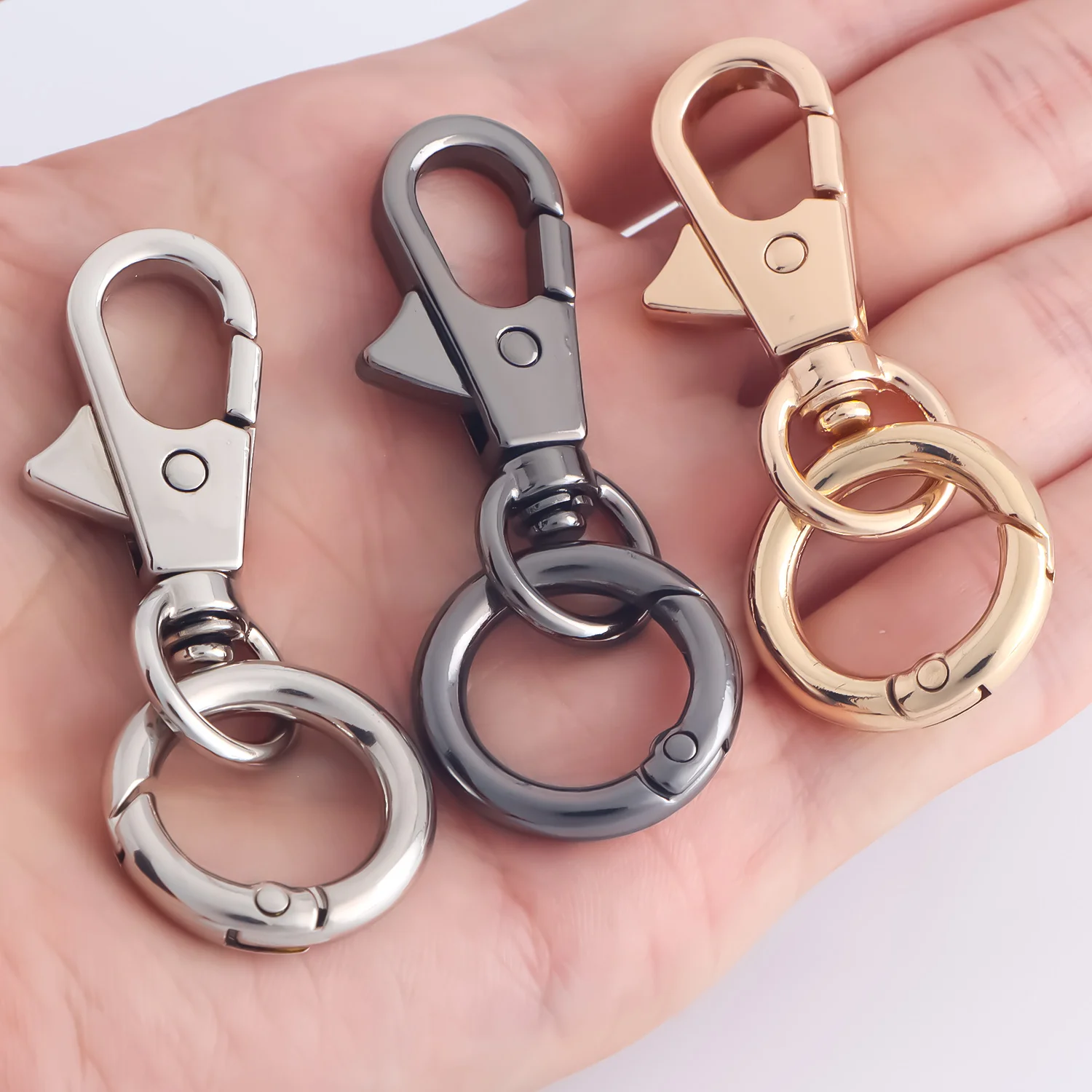 2 Stück Schlüsselanhänger-Clip mit doppelter Öffnung, drehbarer Karabinerverschluss-Clip für Auto-Herren-Schlüsselanhänger Image