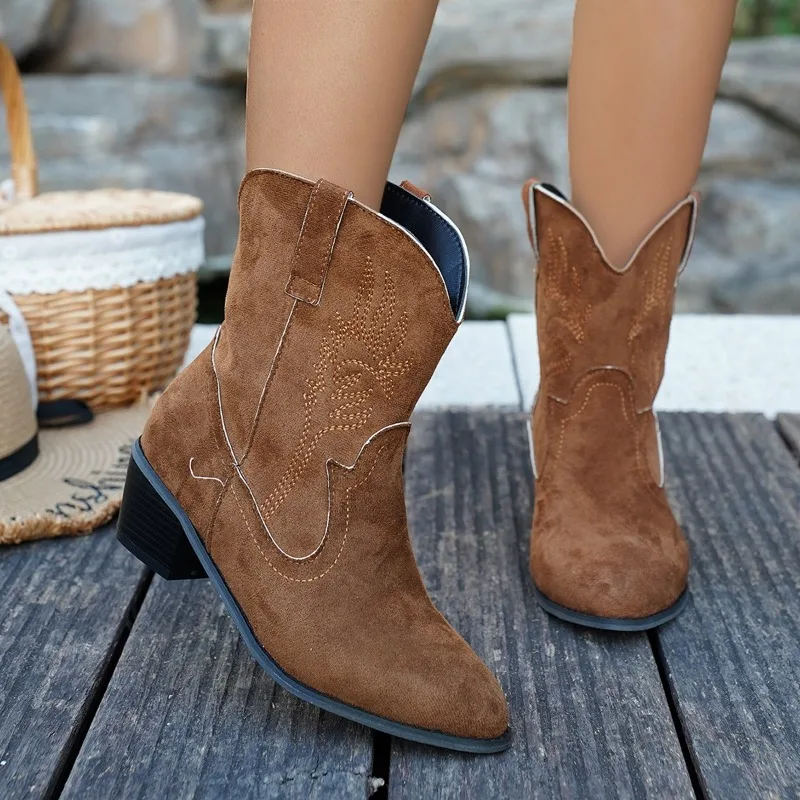 2025 Stivali medi da donna in tinta unita moda Stivali con tacco medio Stivali da cowboy occidentali ricamati Scarpe classiche con tacco basso da donna