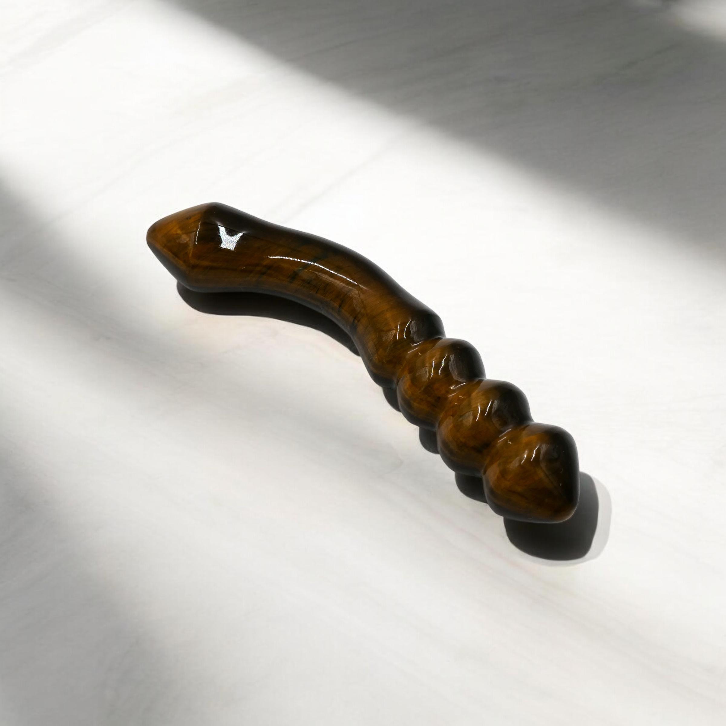 Bacchetta di cristallo di occhio di tigre, pietra preziosa curativa marrone, regalo per donna, bacchetta per massaggio marrone naturale premium Kama-S