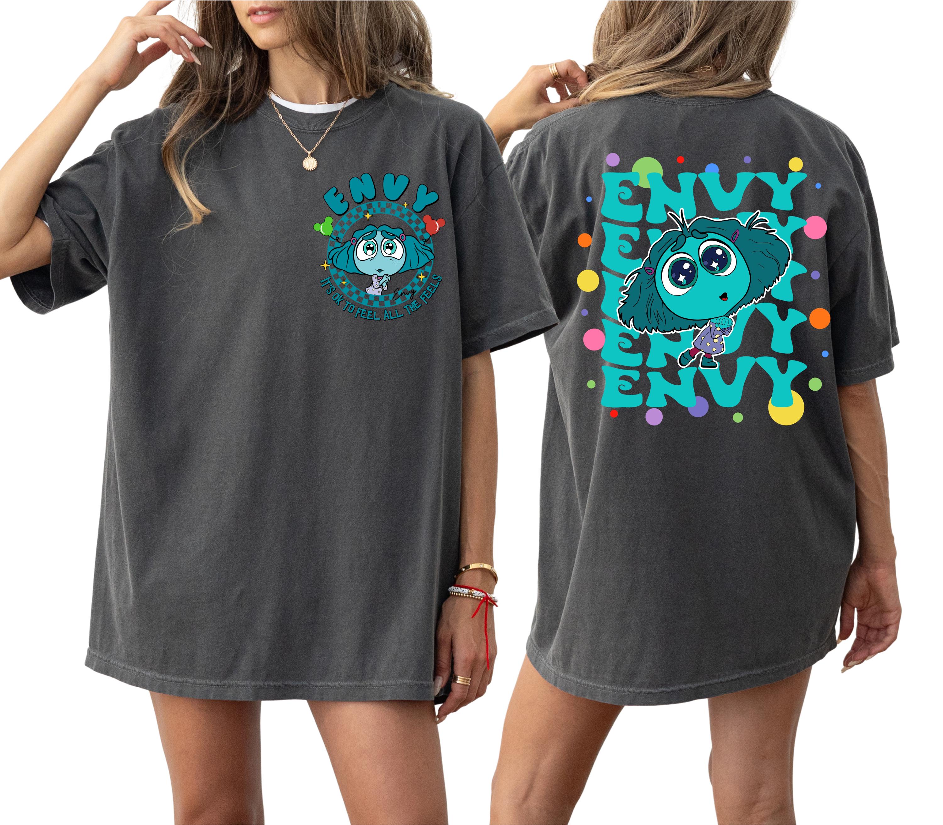 Maglietta Inside Out Envy Comfort Colors , Maglietta Disney Inside Out, Personaggi Inside Out 2, Maglietta Disney Family, Maglietta Gioia-Tristezza-Ra