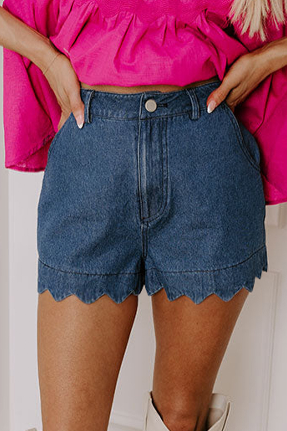 Jeansshorts mit gewelltem Saum Image