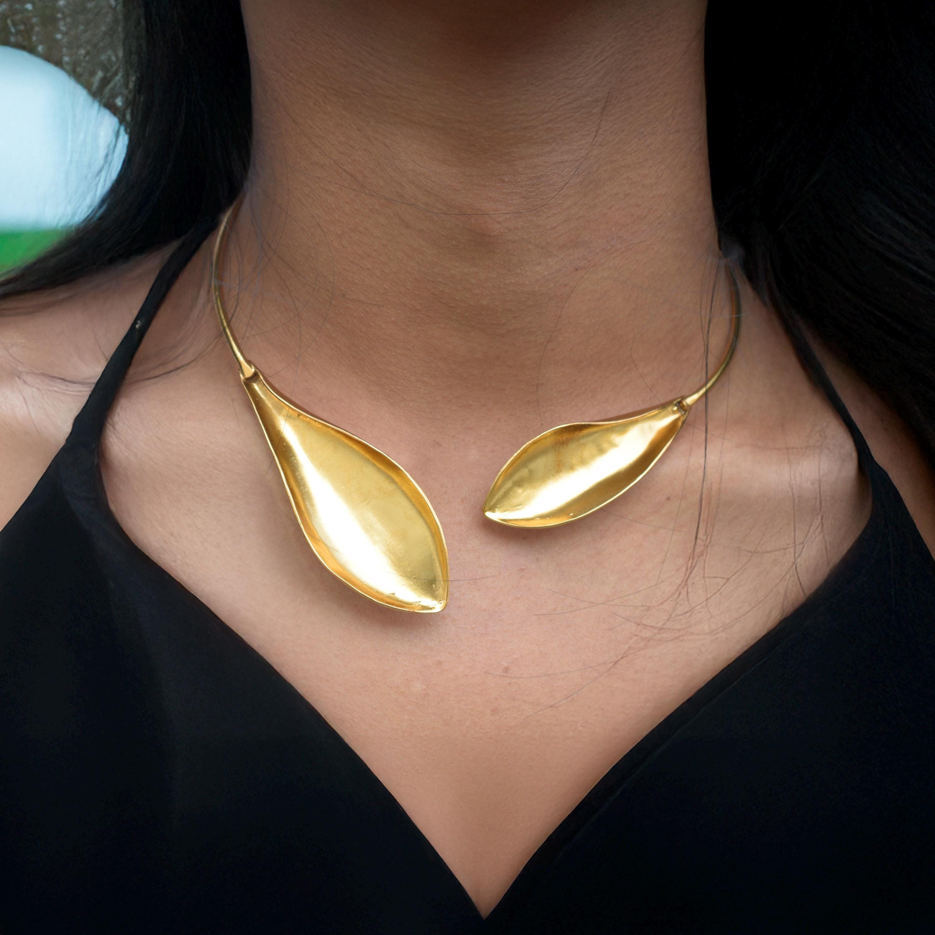 Collana a polsino con foglia d'albero elegante \ Collana minimalista \ Collana a polsino \ Collana girocollo \ Collana in metallo \ Collana choker \ C