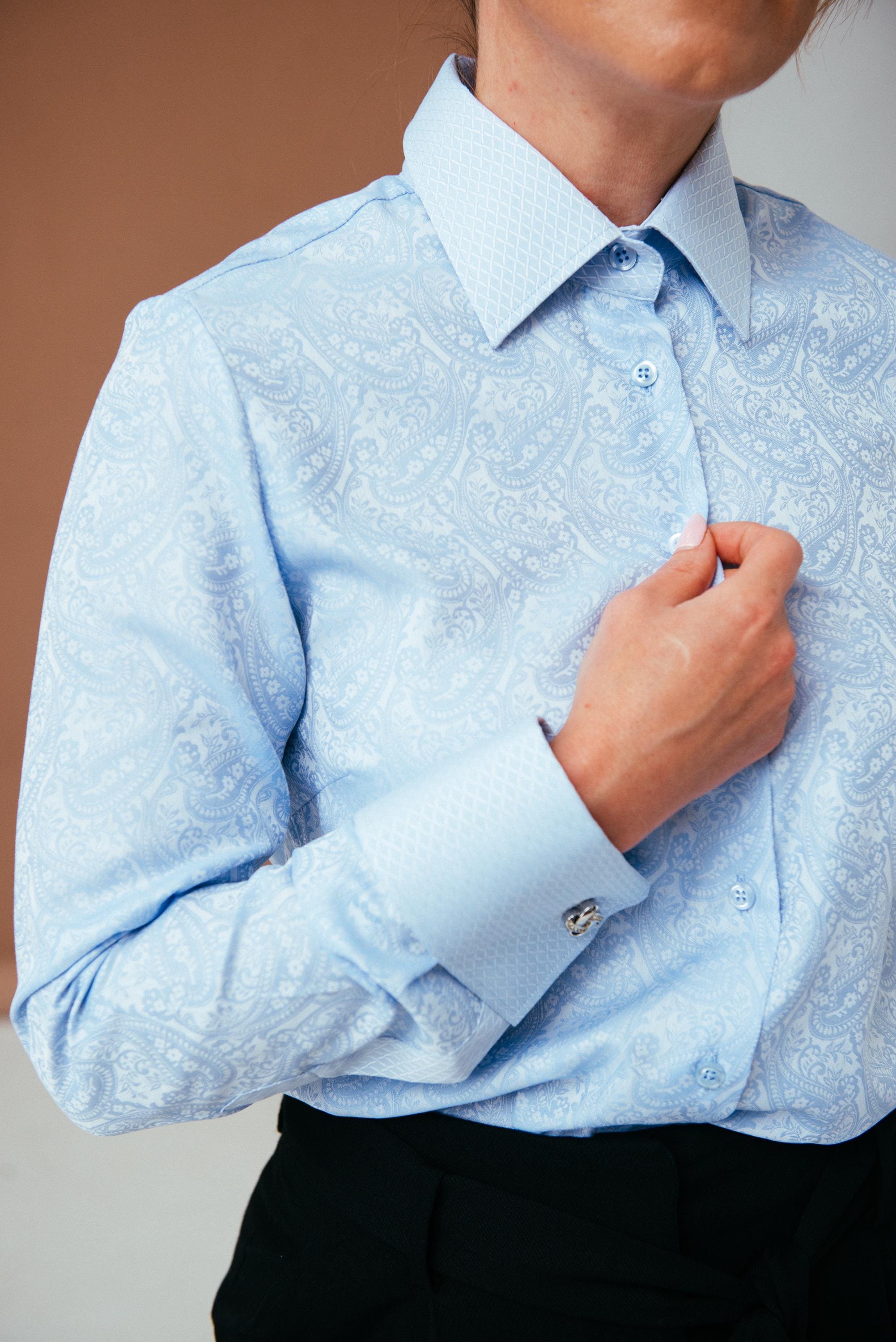 Camicetta con polsini francesi e motivo Paisley blu: camicia da donna in cotone con bottoni, camicetta con bottoni da donna, camicia elegante da donna