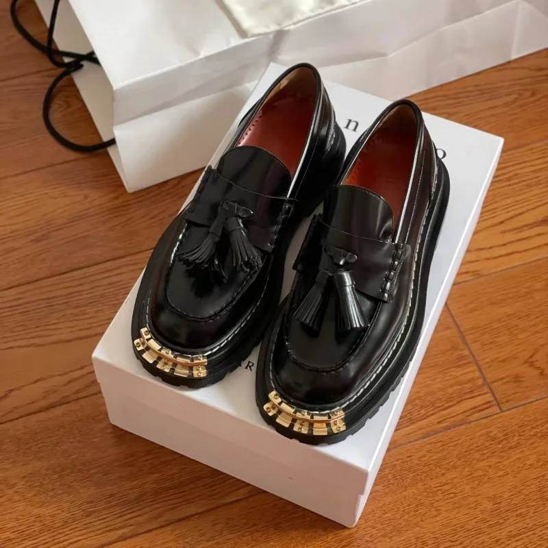 2025, neuer Stil für Damen, große Goldzahnfransen, Business-Casual, passende kurze Stiefel, Damenschuhe