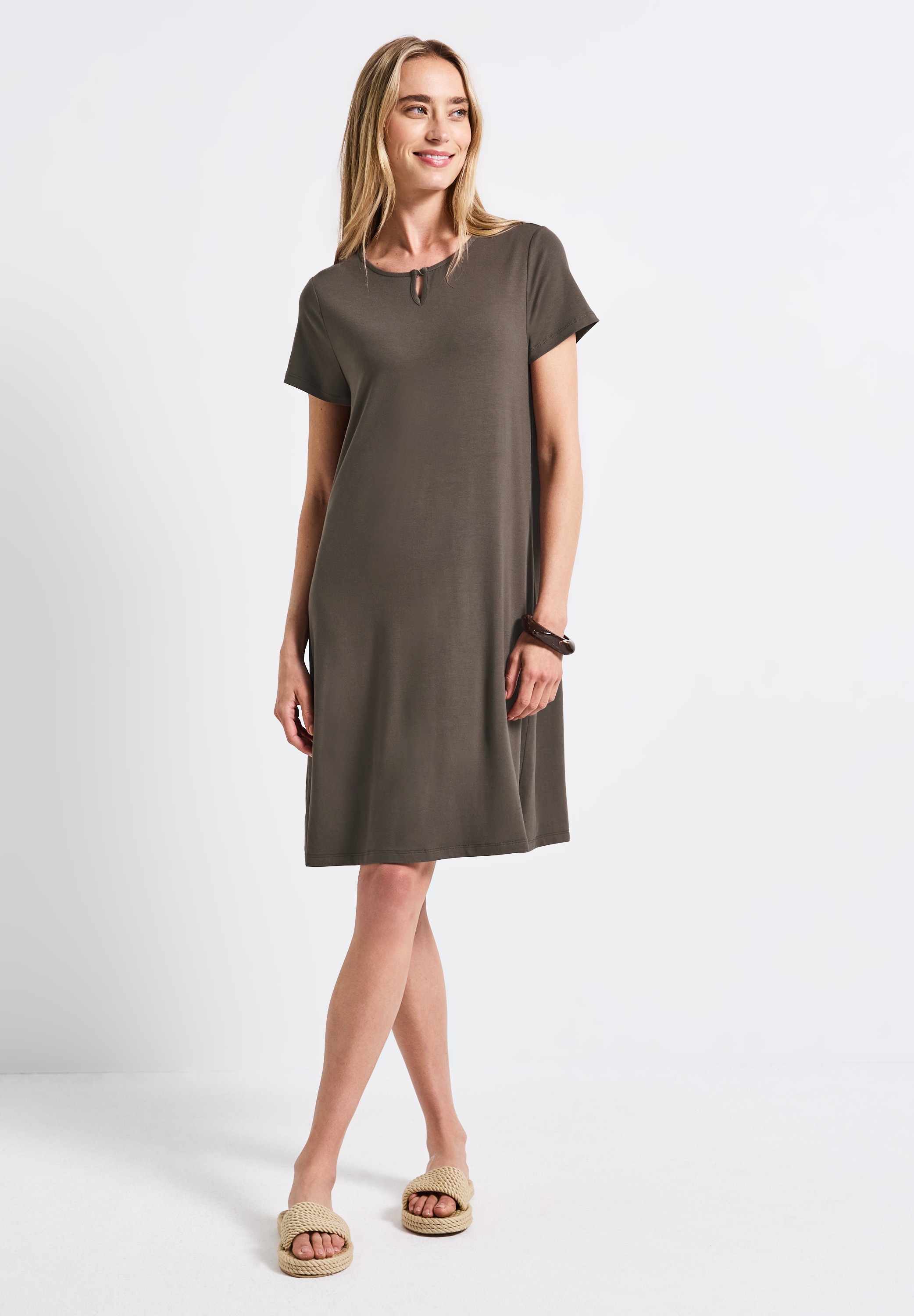 Sommerkleid STREET ONE, Damen, Gr. 34, EURO-Größen, braun (nomad braun), Stoff, 95% Viskose, 5% Elasthan, unifarben, normal knielang, Rundhals, Bündchen, Kleider Sommerkleid, soft und trageangenehm