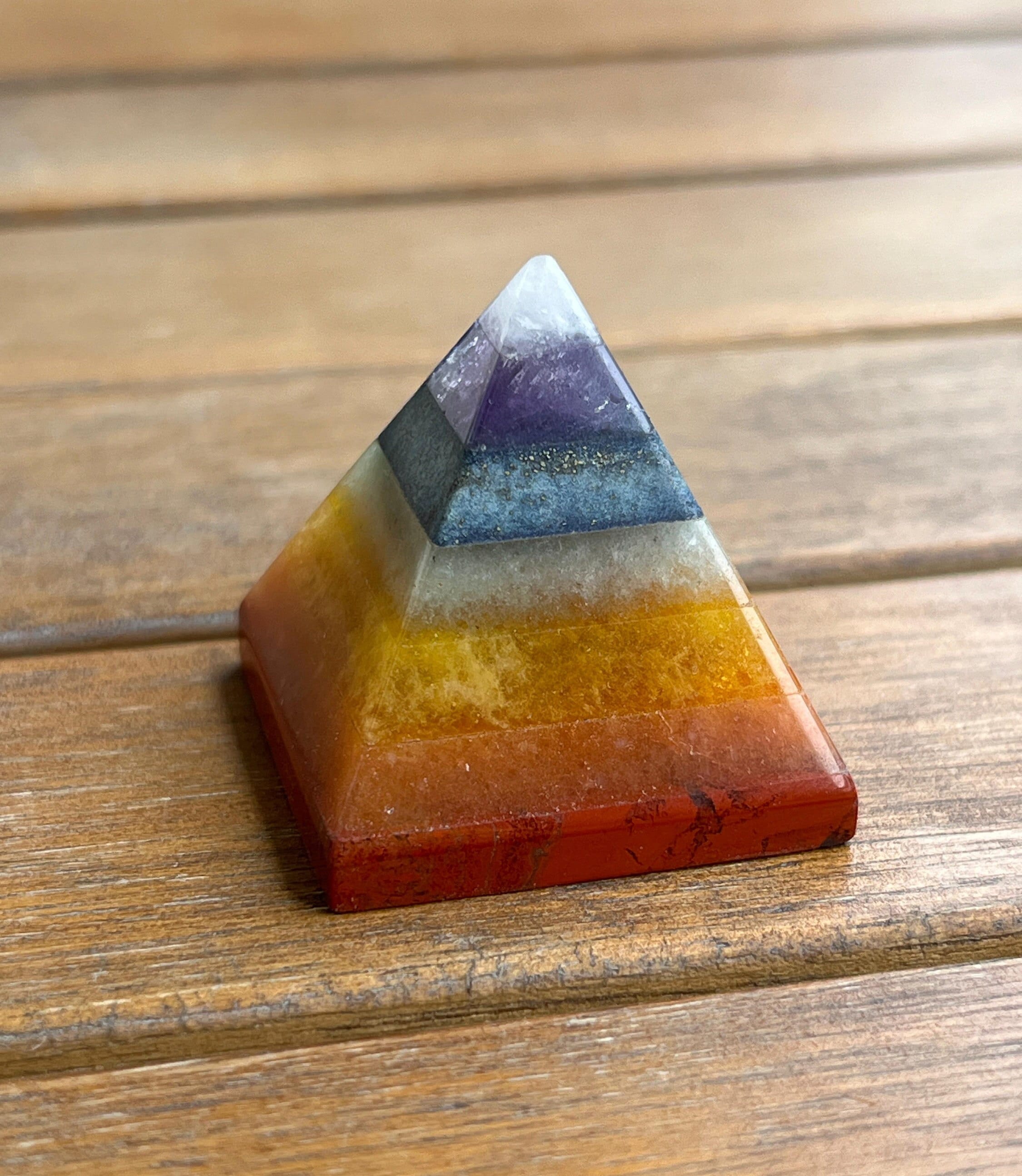 Piramide di pietra dei sette chakra, pietra di cristallo naturale dei sette chakra, 20 mm, 30 mm, pietra dei sette colori dei 7 chakra, pietra curativ