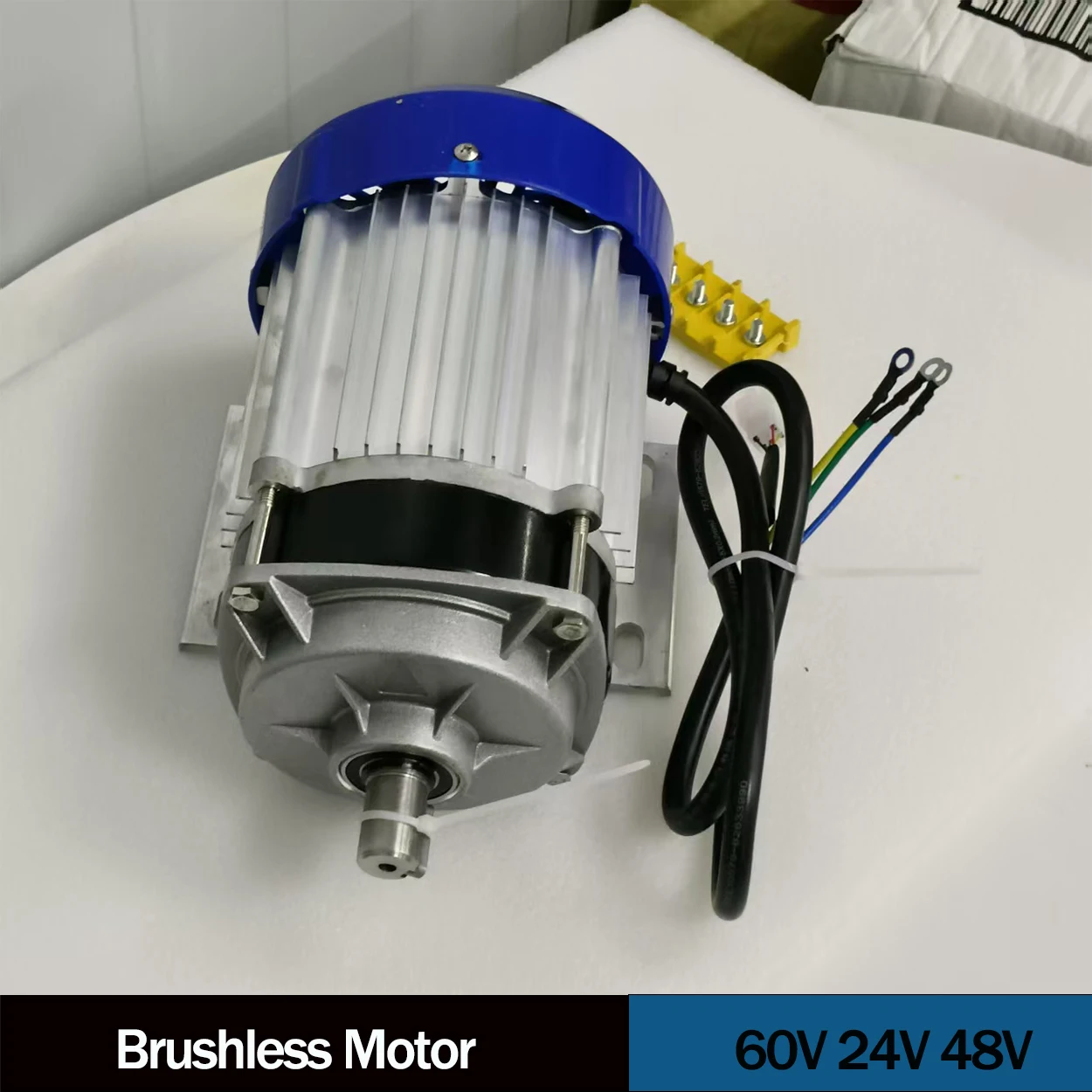 48V 24V1000W 2000W elektrischer bürstenloser Gleichstrommotor mit drei Batterien in der gegenüberliegenden Kette Image