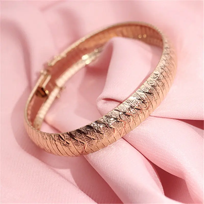 Neue in 585 lila gold armband für frauen breite auflage vintage design vergoldet 14K rose gold armreifen bankett schmuck öffnung