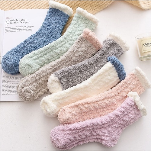 7 Paar warme und kuschelige Valentinstagsgeschenke für Frauen Füllstrümpfe Flauschige Plüsch-Schlafsocken - Weiches warmes Material Image