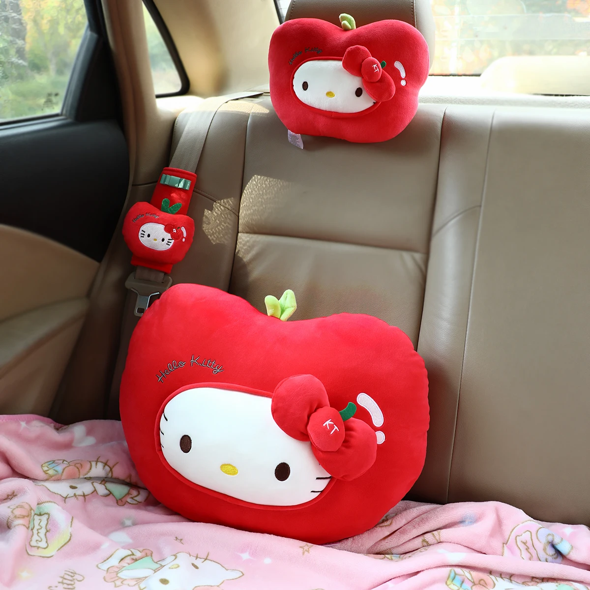 Weiches Sanrio Apfelförmiges Hello Kitty Plüschtier Umarmungskissen Rückenkissen Weihnachten Hello Kitty Plüschtiere Auto Dekoratives Kissen