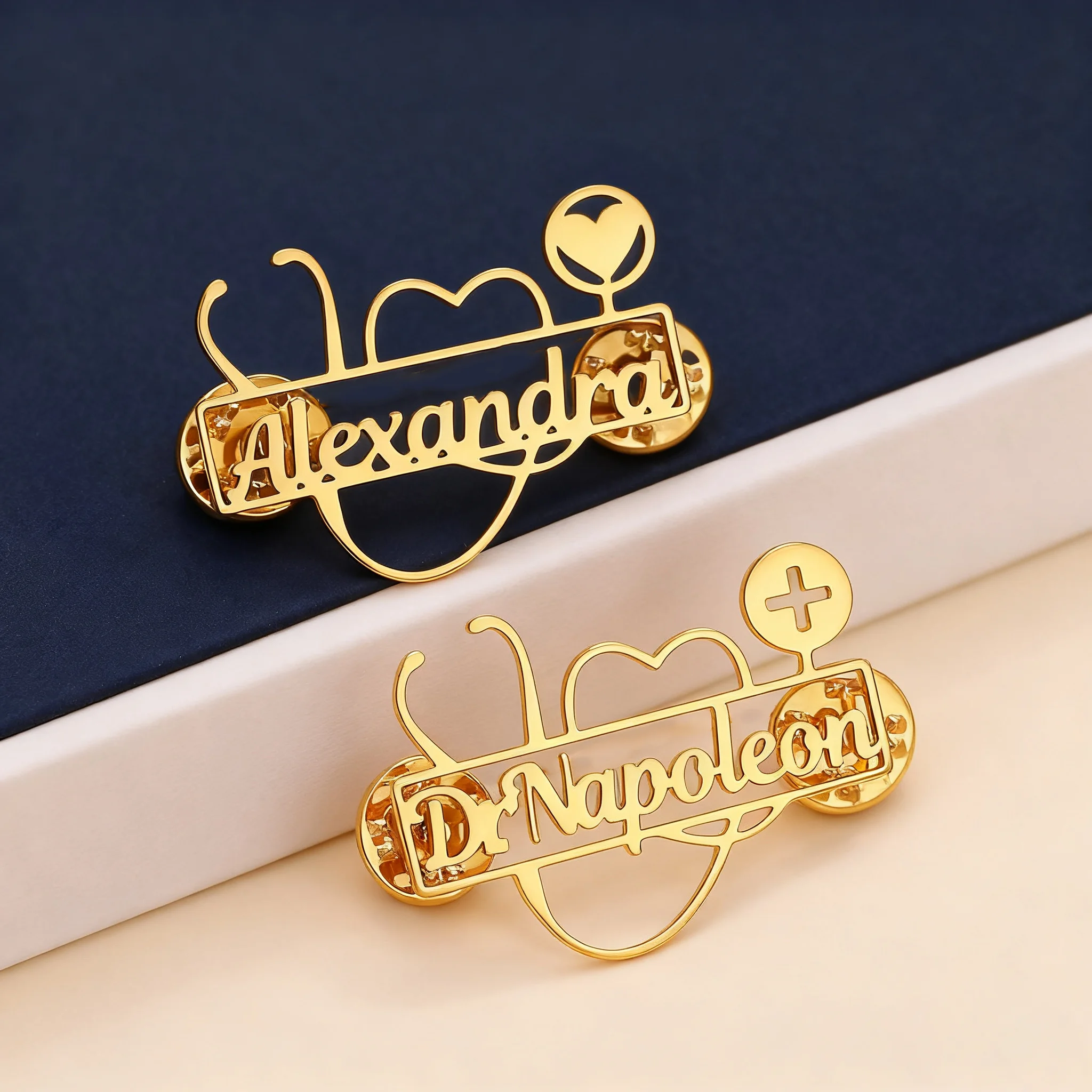 Benutzerdefinierte Stethoskop Brosche personalisierte Herz Kreuz Pins Abzeichen Doktor Krankenschwester RN.Dr.Name Schmuck für Geburtstag Krankenschwestern Tag Engel Geschenk Image