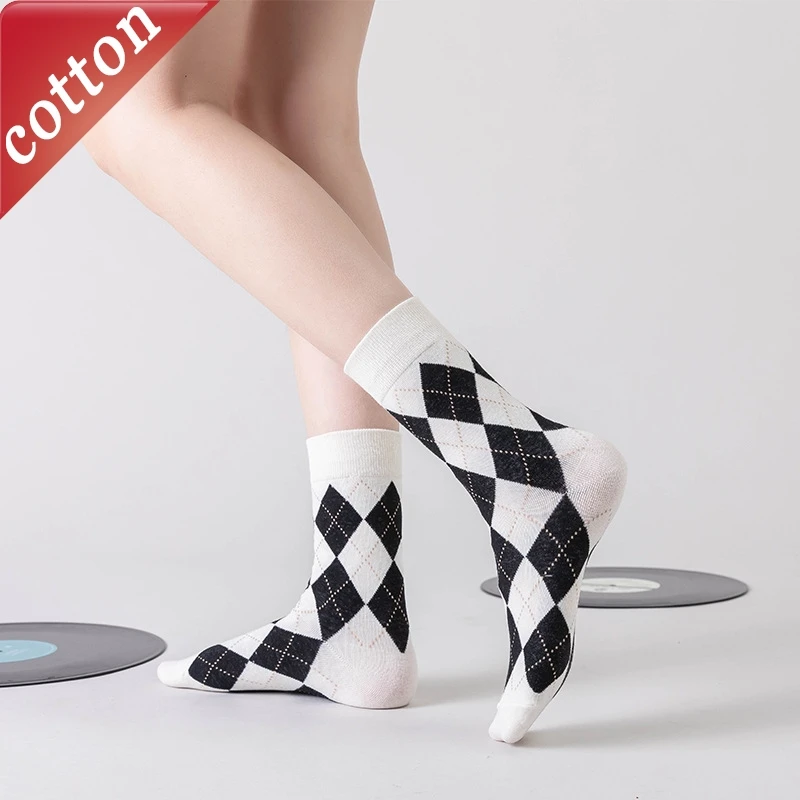 Frauen Socken Baumwolle Diamant Plaid Verstaile Socken Retro Casual Harajuku Süße Adrette Japanische Sportsocken Für Mädchen Geschenk Image