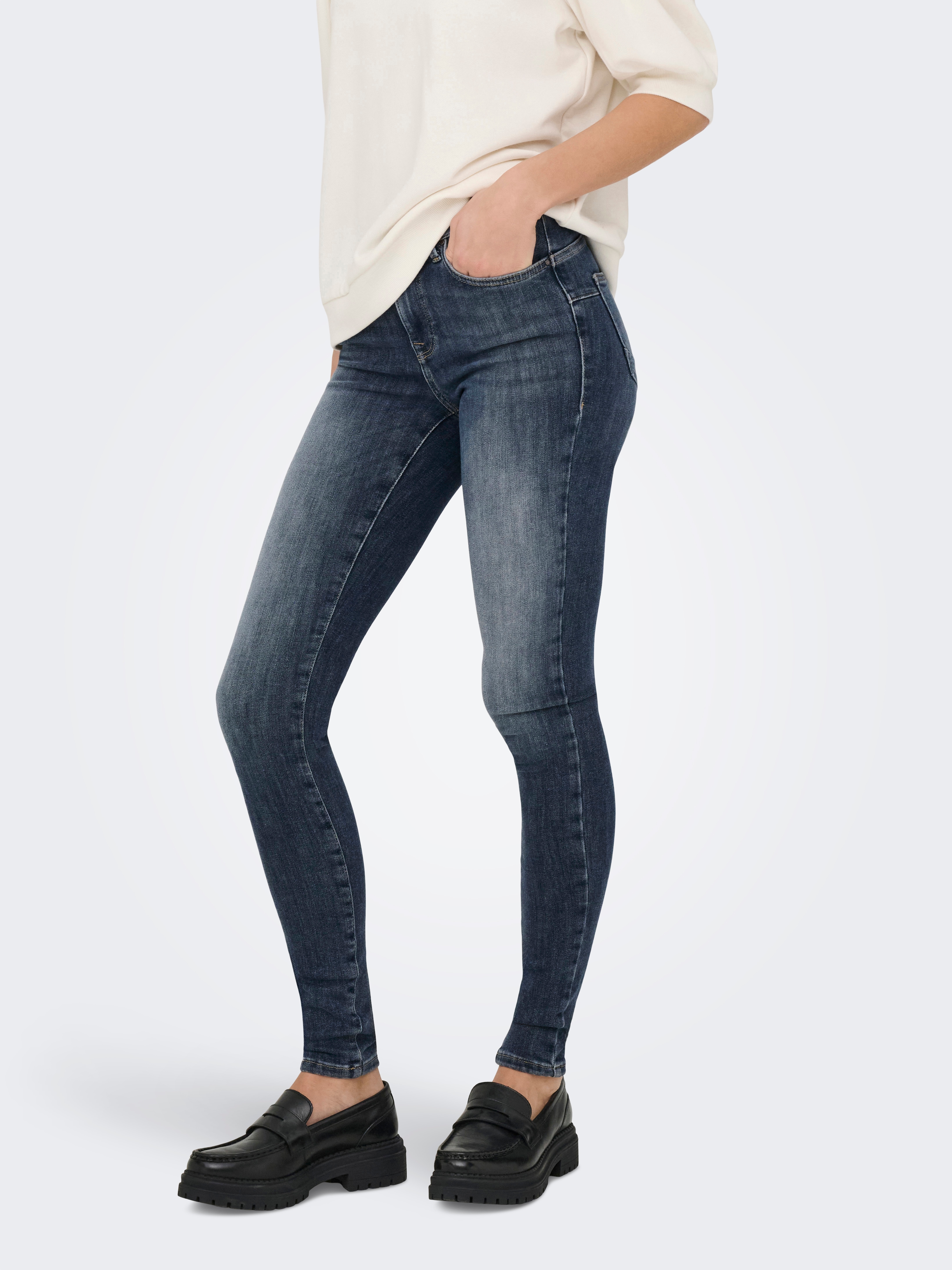 Skinny-fit-Jeans ONLY "ONLPOWER MID SKIN PUSHUP DNM REA167 NOOS", Damen, Gr. S, Länge 32, special blau grau denim, Denim/Jeans, Obermaterial: 92% Baumwolle, 6% Elastomultiester, 2% Elasthan, unifarben, skinny fit lang, Jeans
