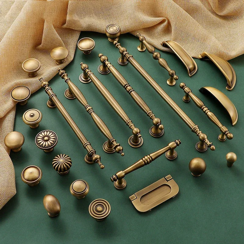 Antike massive Messing Schrankgriffe Vintage Cup Pulls Retro LuxuryT Bar Griffe längere Schubladenknöpfe Küchenmöbel Hardware
