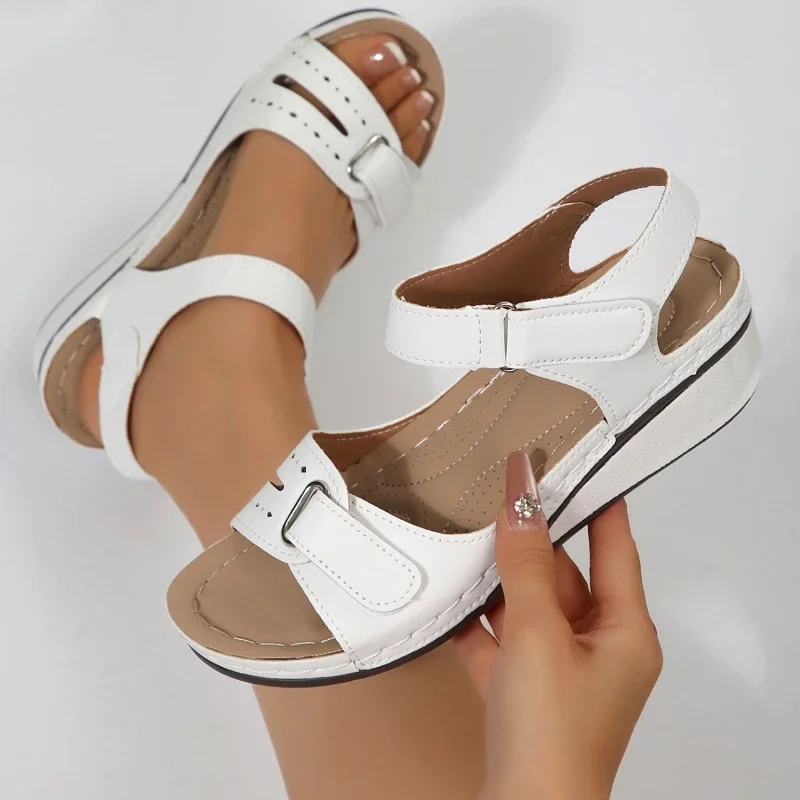 2025 Sommersandalen Damen Outdoor-Sandalen Damen Strandschuhe Damen Elegante Sandalen Mode Vielseitige Kinderschuhe
