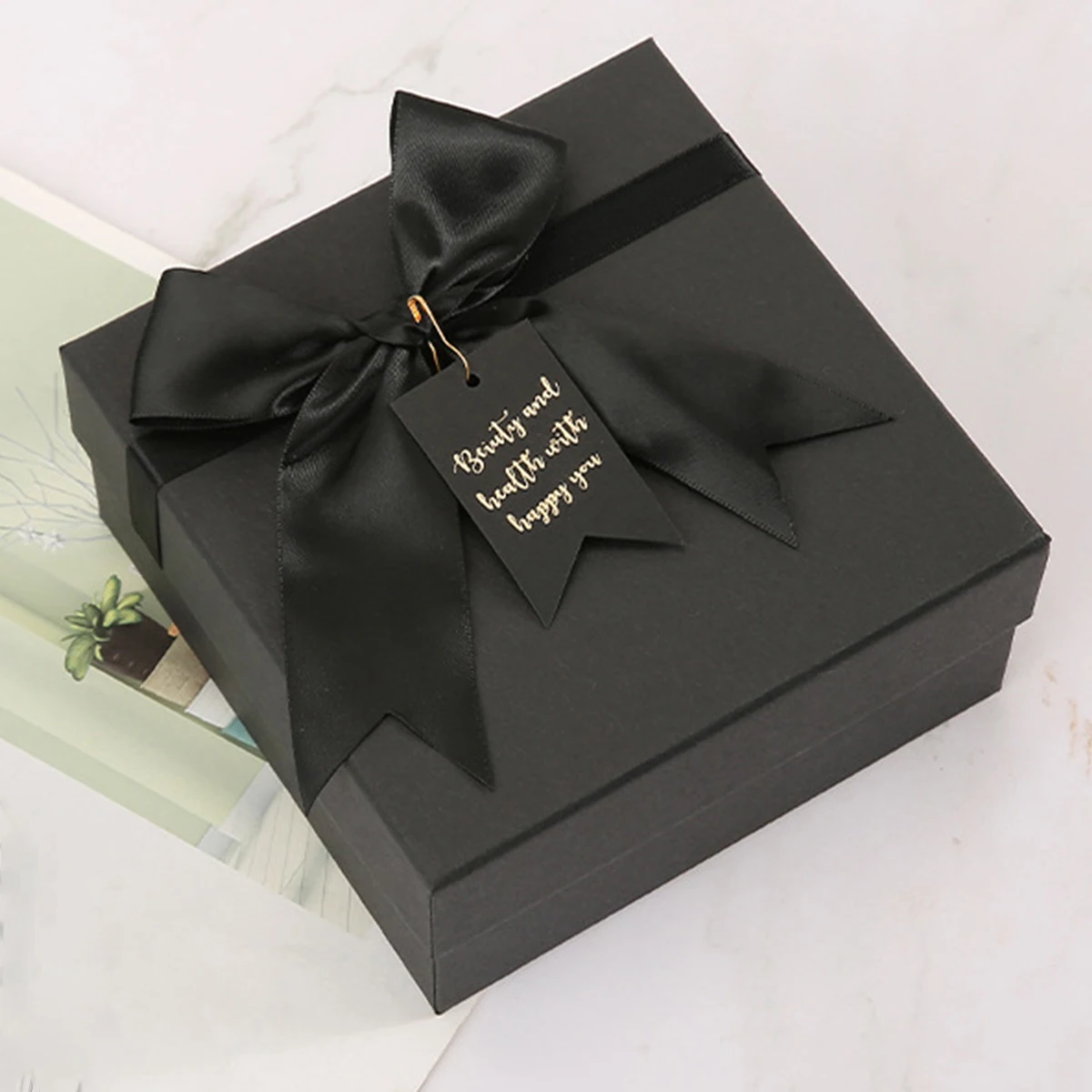 1 Stück schwarze verschachte Geschenkbox mit Deckel, Geschenkverpackung mit Schleife und Etikett, für Geburtstag, Hochzeit, Urlaub, Geschenkverpackung Image