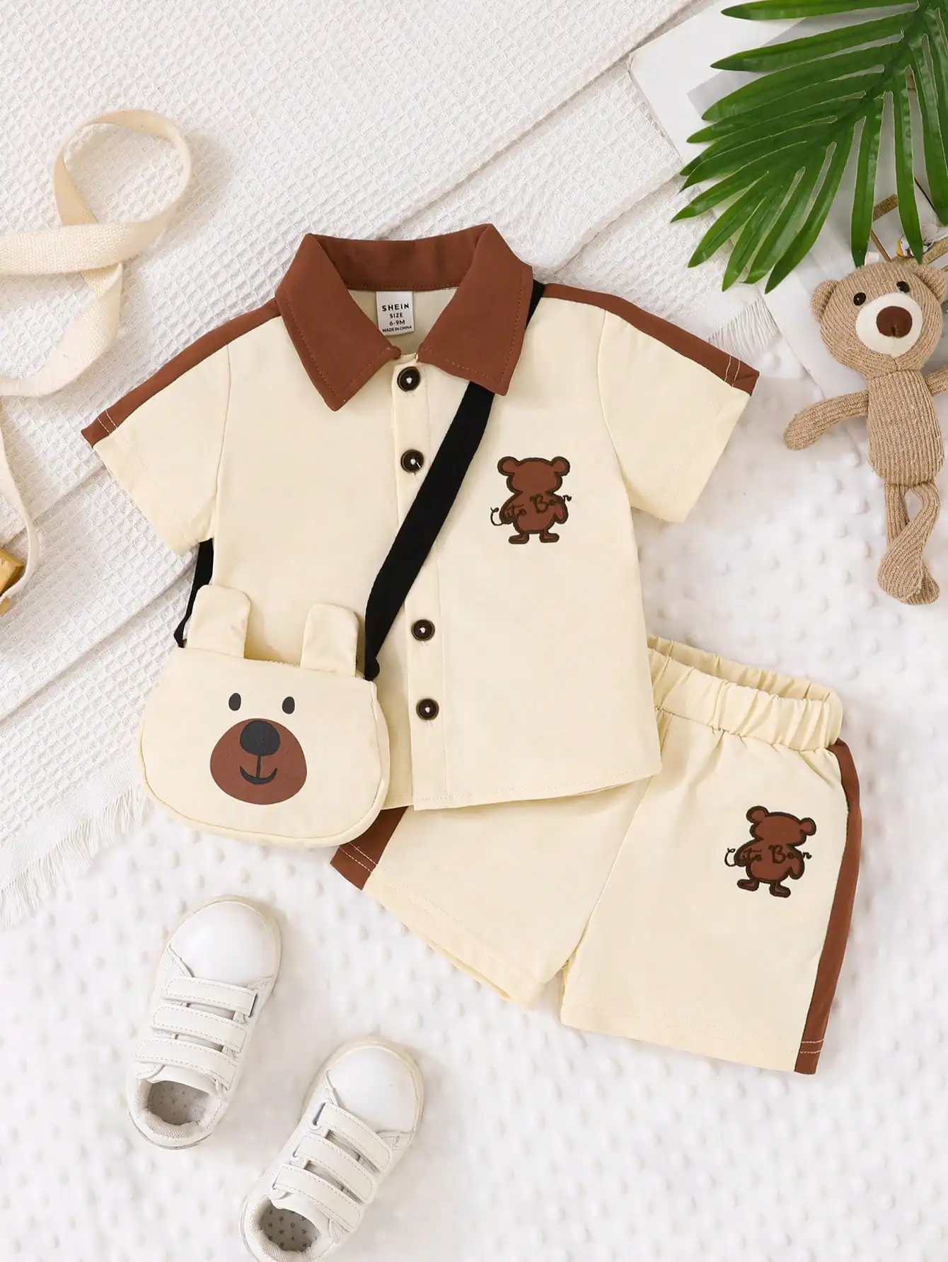3-teiliges Outfit für Kleinkinder mit Bärenmuster, Poloshirt + Shorts + Umhängetasche in Beige und Braun, Sommer-Freizeitkleidungsset für Babys Image