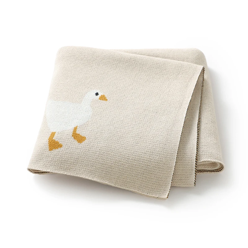 Cartoon Baby Decke Nette Gans Stricken Neugeborenen Jungen Mädchen Baumwolle Kinderwagen Bettwäsche Blätter 90*70 cm Infant Kleinkind empfang Quilts Image