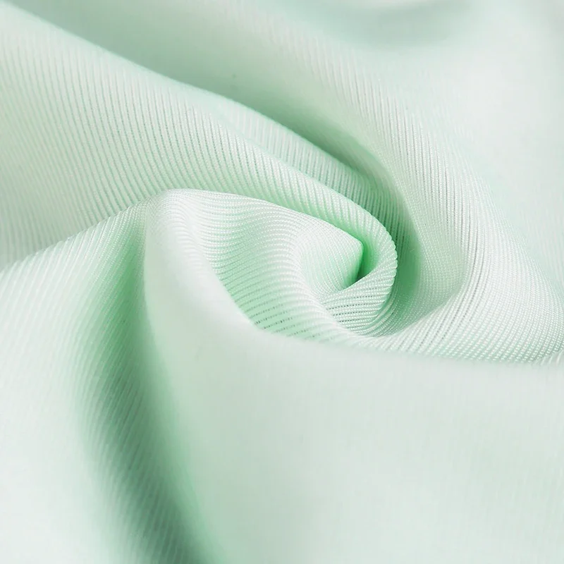 2 Stück nahtlose Herren-Unterwäsche aus Eisseide, 3D-Stempel-Boxershorts mit vier Ecken. Sie sind dünn – Sommerunterhosen im Stil, und Image