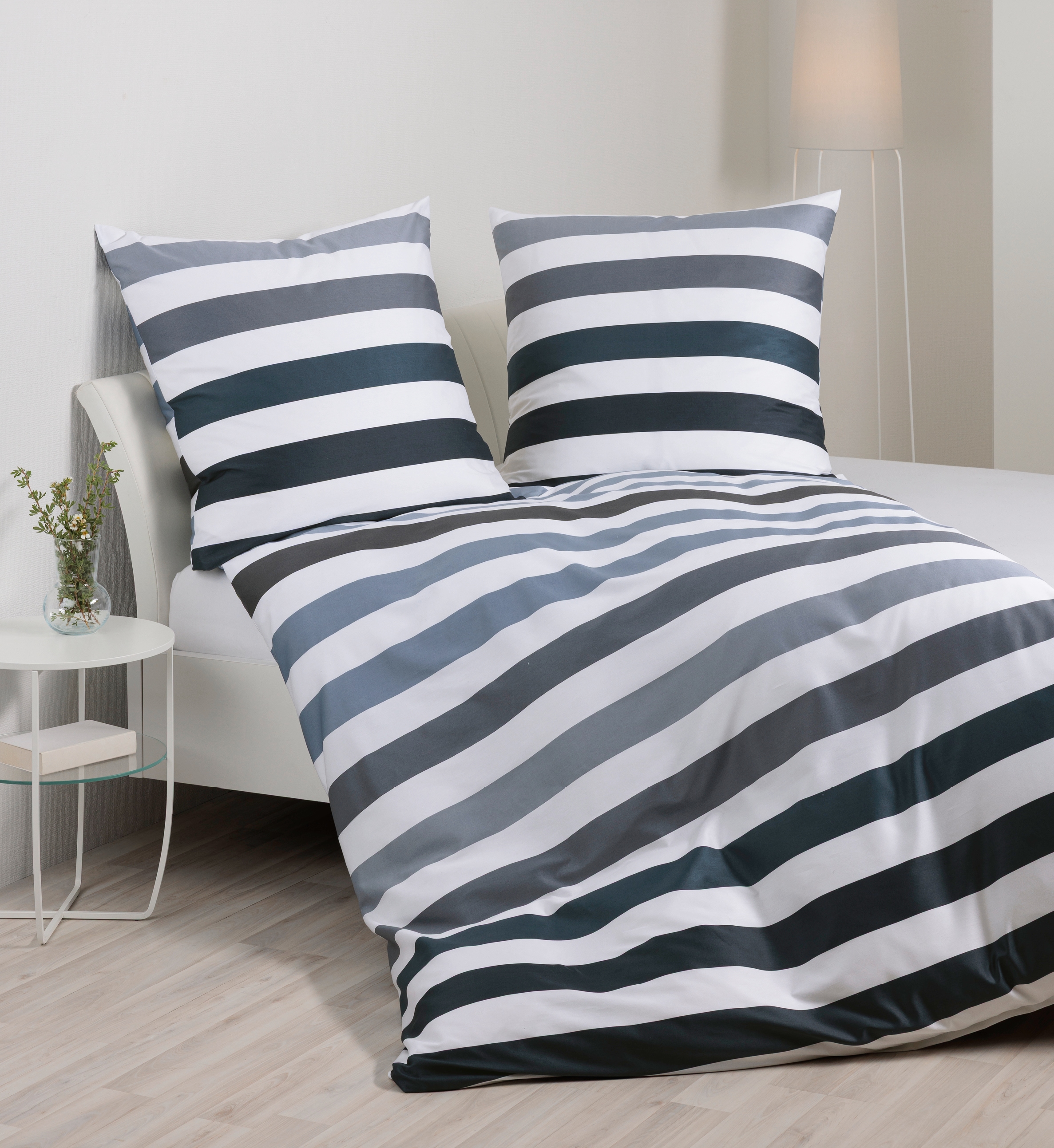 Bettwäsche JANINE "J. D. 87115 03", silber anthrazit, B/L: 240cm x 220cm, 2 Stk., 2 Stk., Mako-Satin, B/L: 80cm x 80cm & 80cm x 80cm, Mako-Satin, Obermaterial: 100% Baumwolle, Bettwäsche, Bettwäsche, mit Reißverschluss Image