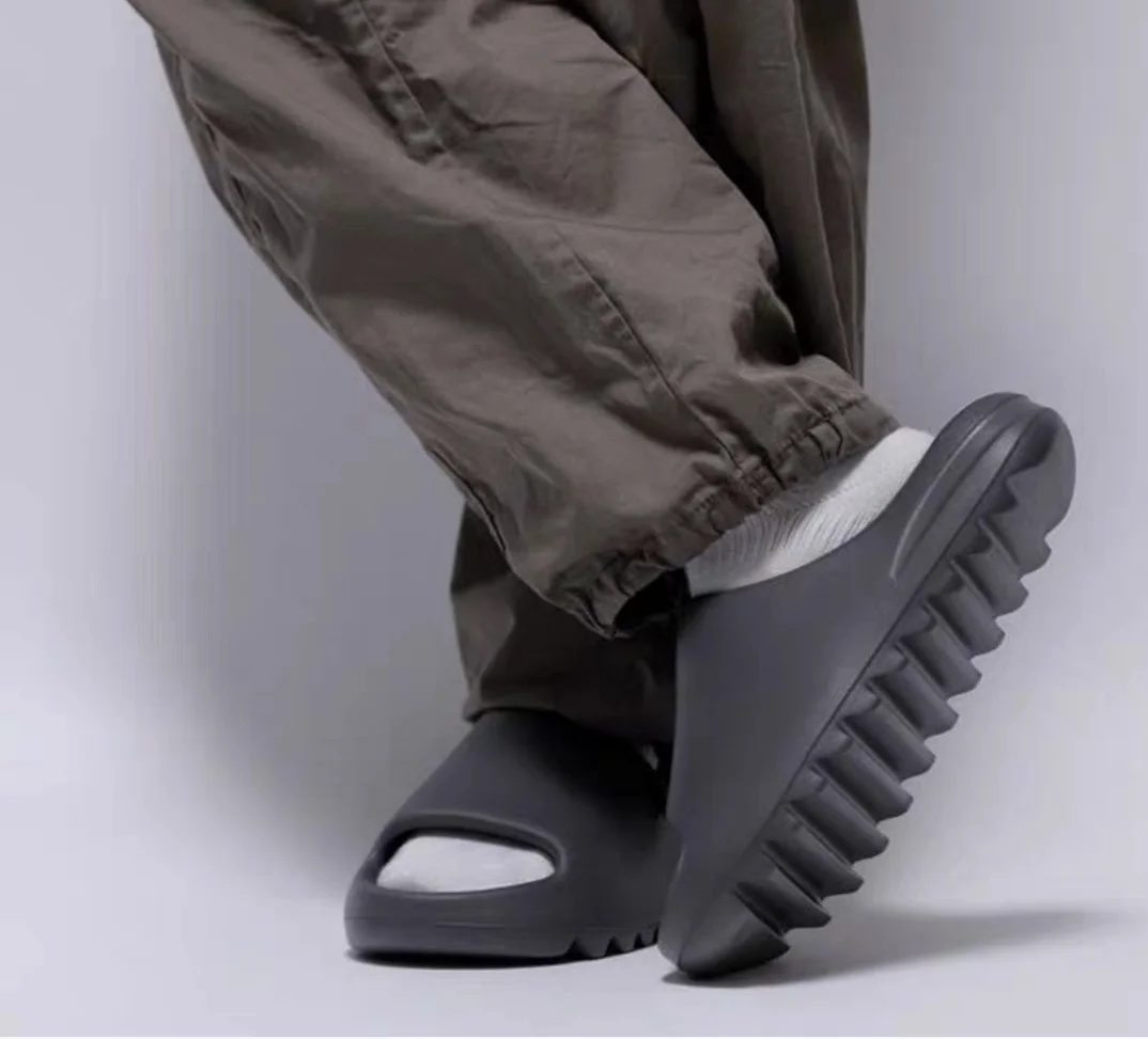 Sommer Frauen Hausschuhe Männer Sandalen Casual Strand Schuhe Weichen Boden Rutschen Dicke Plattform EVA Anti-Slip Hause Hausschuhe Image