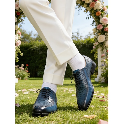 Blaue Herren-Schnürschuhe aus Leder – hochwertiges Leder mit stilvollen Details, ideal für Hochzeiten, Geschäftstreffen und Abendveranstaltungen. Image