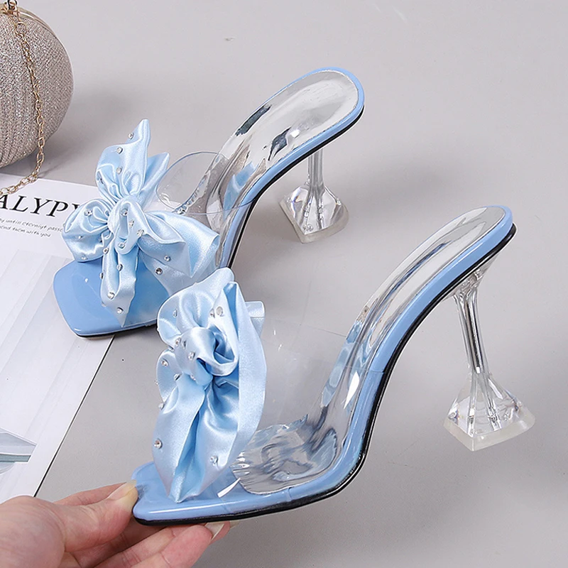 2026 neue Mode Kristall Bogen High Heels Hausschuhe Schuhe Frau Sexy PVC Transparent Sandalen Frauen Rutschen Offene spitze Pumpen Blau schwarz