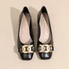 Plus Größe 35-43 Frauen Pumps Med Ferse Platz Toe Pumps Büro Dame Leahter Schuhe Große Gold Metall Kette weichen Sohlen Slip auf Schuhe