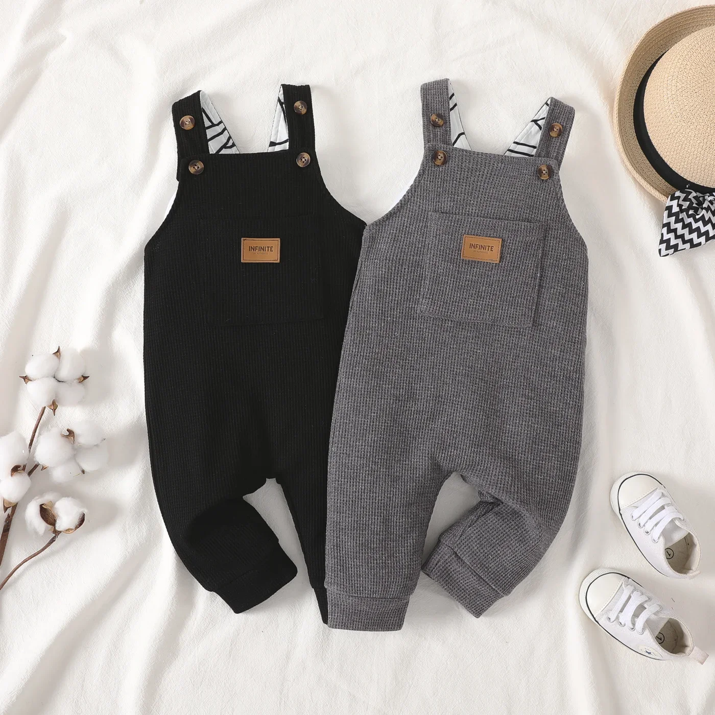 PatPat Baby-Jungen-Overall mit Waffelmuster und aufgesetzter Tasche vorne, Hautstruktur, avantgardistisch, lässig/im Freizeit, übergroß Image