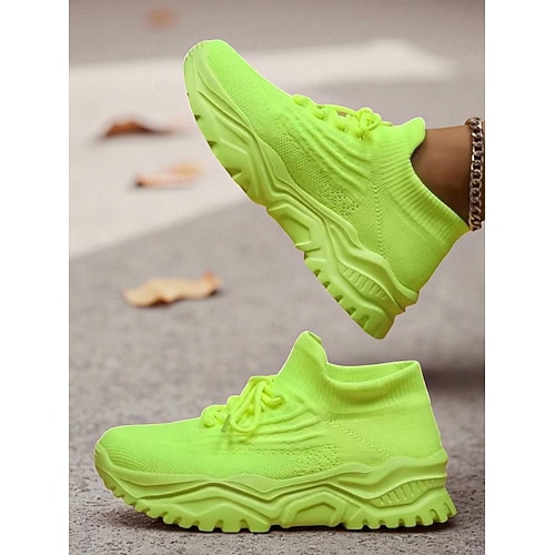 Grüne Flyknit-Sneaker für Damen – bequeme Freizeitschuhe mit Schnürung, ideal für Veranstaltungen am St. Patrick's Day, Spaziergänge, Besorgungen im Freien und zwanglose Treffen. Image