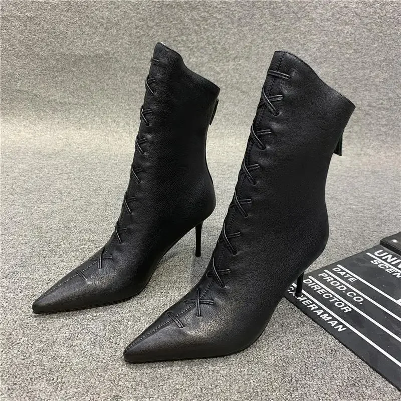 Stiefel mit Absatz für Damen, Winter, 2025, koreanisch, neu, für Damenschuhe, spitze Zehen, elegante Lederstiefeletten, bequeme schwarze Herbst-High-Heels