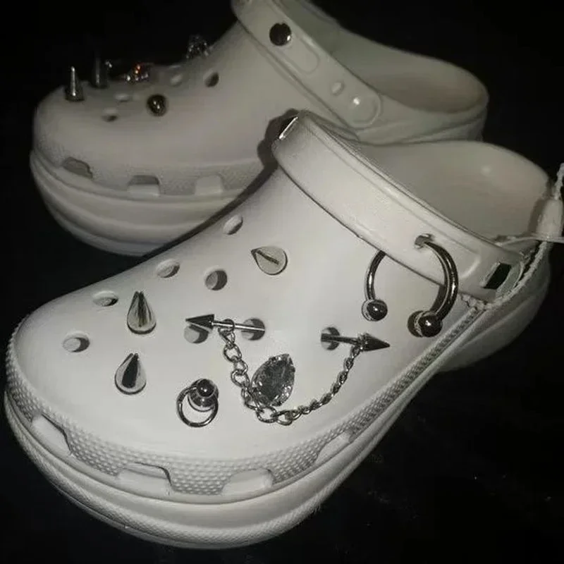 DIY Punk Metall Nieten Schuh Charms für Clogs Mode Vintage Schuh Schmuck Trendy Cool Fertiges Produkt Clogs Charms Designer