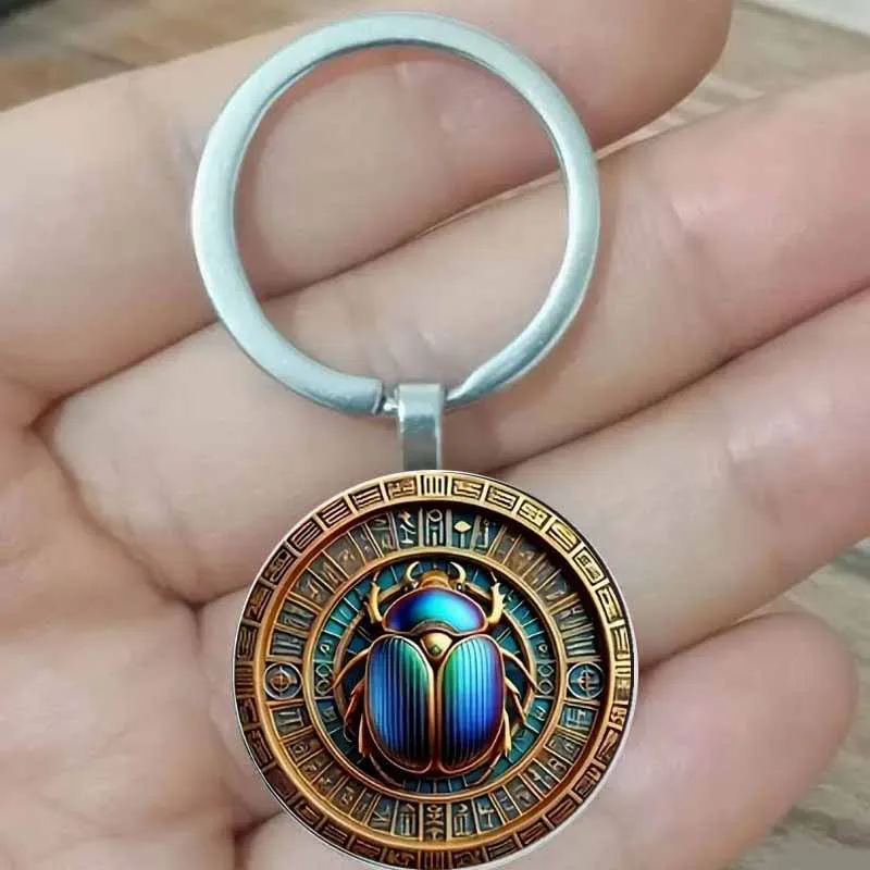 Retro-Schlüsselanhänger mit ägyptischem Käfer, geeignet für den täglichen Gebrauch, verwendet für Schlüssel und Taschen, ist das perfekte Retro-Geschenk für Familie und Freunde Image