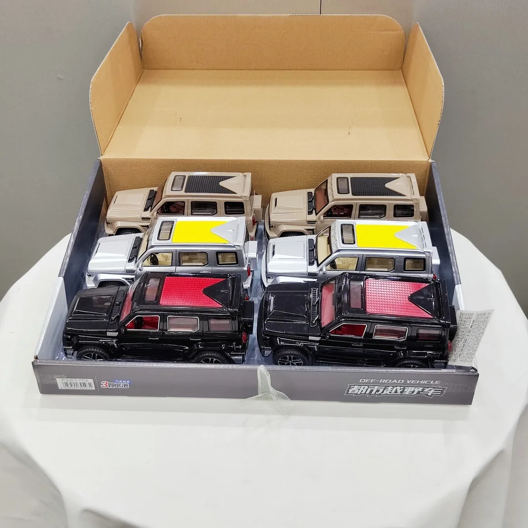 300SUVsimulation Legierung Trägheitsmusik Flash Urban Geländewagen Modell klassische statische Anzeige kann Kinderspielzeuggeschenke sammeln Image