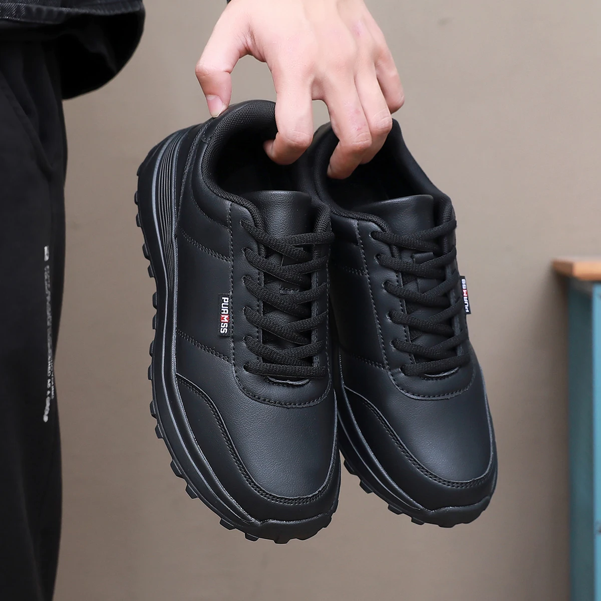 Herren Sport Outdoor Freizeitschuhe Bequeme und leichte Wanderschuhe Modische und einfache Herrenschuhe Schwarz Weiße Turnschuhe