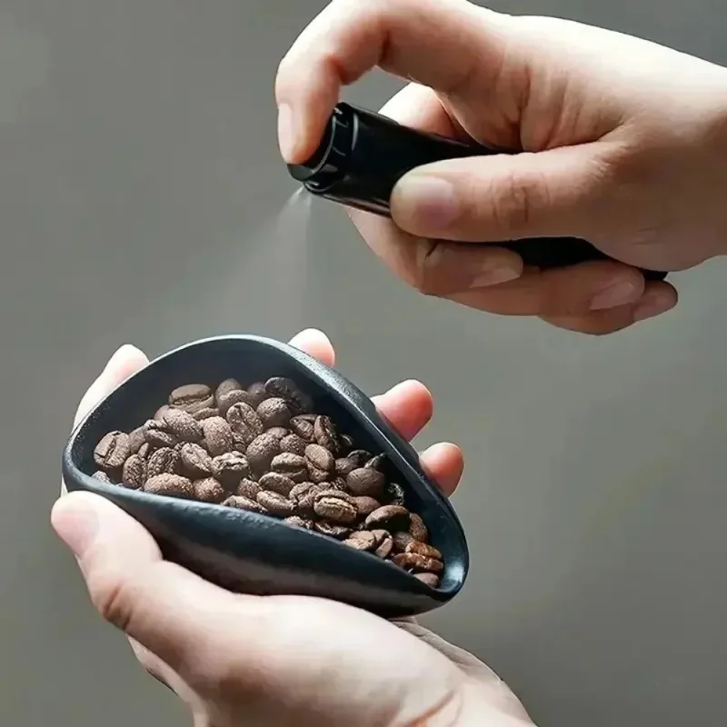 Kaffeebohnen-Sprühflasche, fliegendes Pulver und statisches ultrafeines Spray, tragbares, wiederverwendbares, leeres, nachfüllbares Sprühgerät Image
