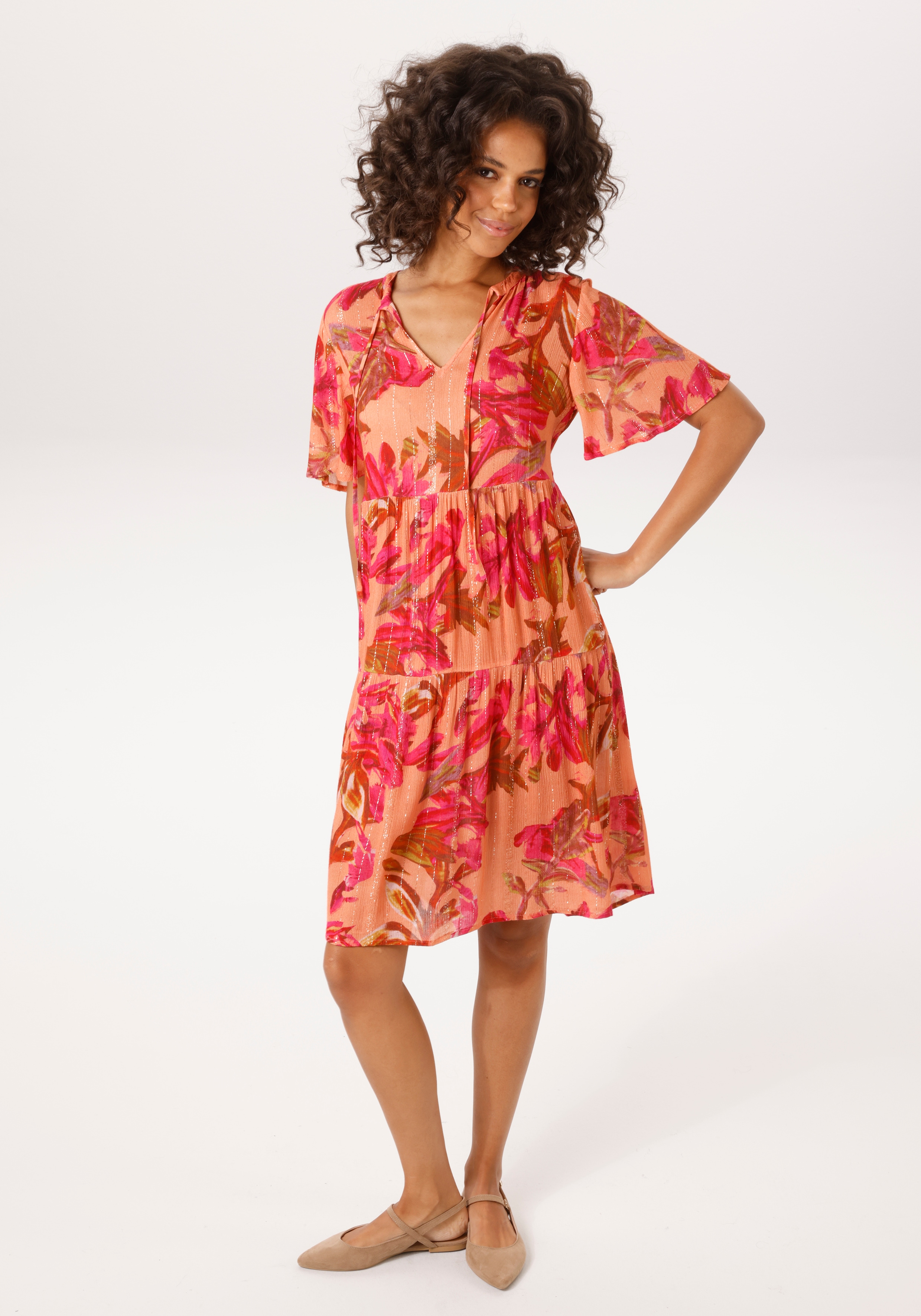 Sommerkleid ANISTON CASUAL, Damen, Gr. 46, N-Gr, apricot, fuchsia, pink, rosa, terrakotta, braun, apfelgrün, goldfarben, Crêpe, Obermaterial: 98% Viskose, 2% metallisierte Faser (LUREX), Crinkleoptik, lässig geschnitten kniefrei, V-Ausschnitt,...